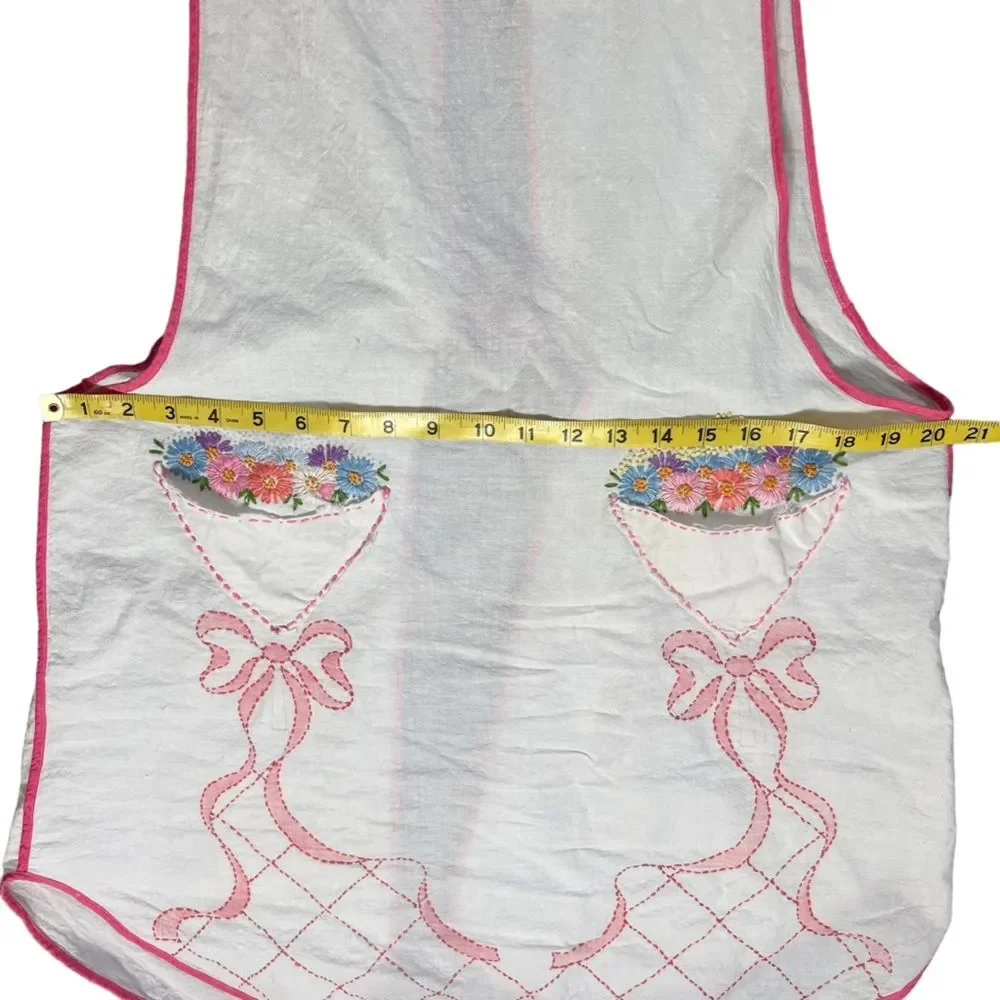 Vintage Embroidered Pinafore Apron Floral Bow White Pink Pockets OS